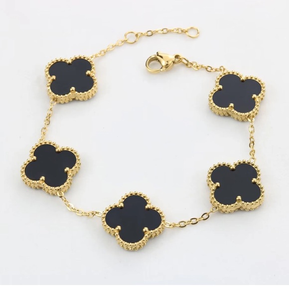Black Onyx Gold 5 Quatrefoil Clover Motif Bracelet - Picture 7 of 7